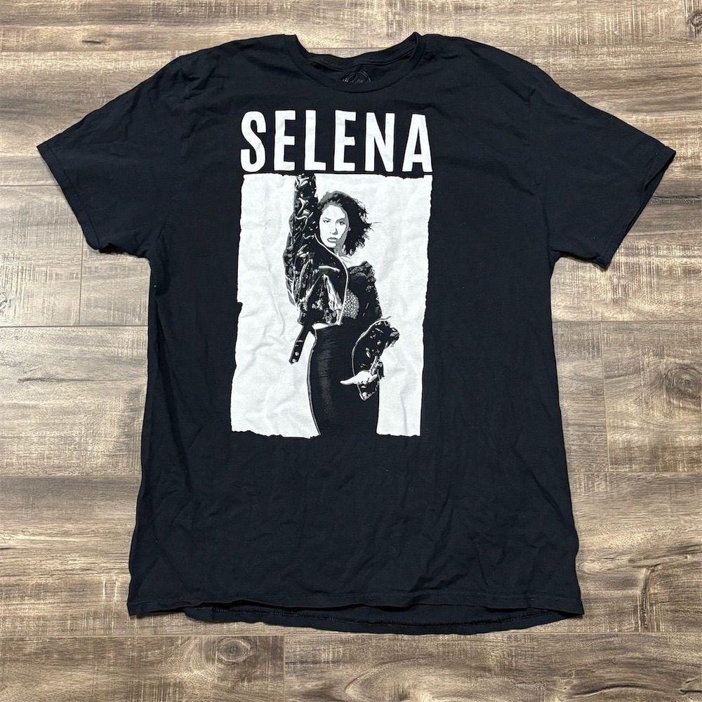 Selena Unisex XL Black Graphic T-Shirt Music Celebrity Short‎ Sleeve
